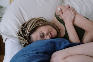 Перші симптоми раку легенів: біль у плечі та кашель