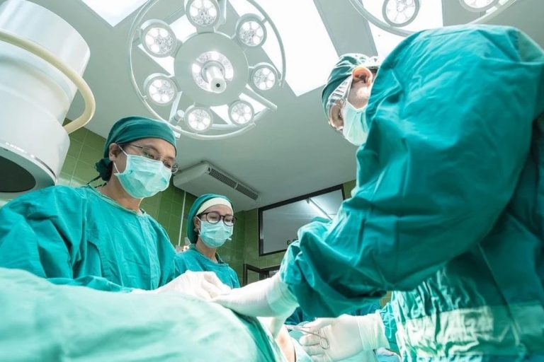Збирала гроші два роки: жінка померла після шести процедур