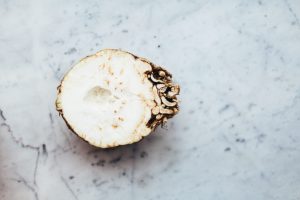 Корінь селери користь для кісток, серця та ваги